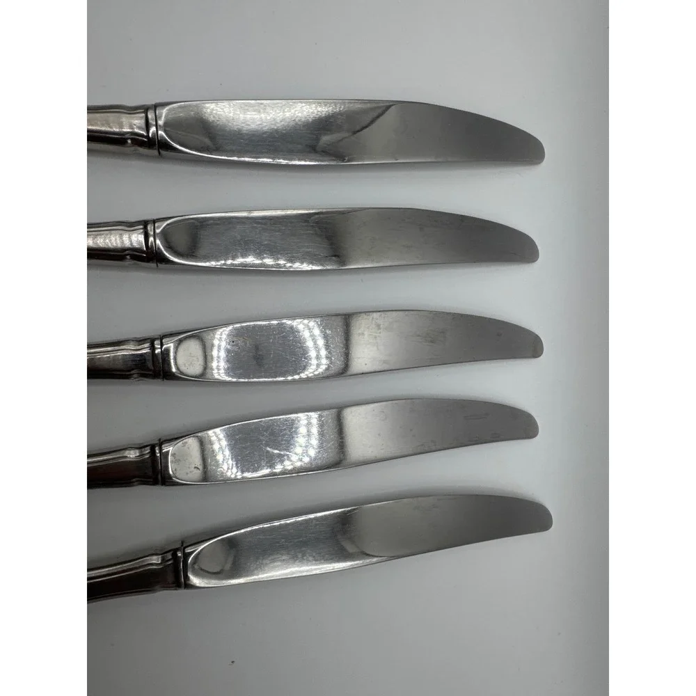 Oneida Royal Chippendale Stainless Dinner Knives Set of 5 Glossy Scalloped Edge